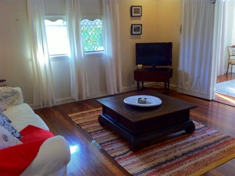 57 Lewis Street, Camp Hill QLD 4152