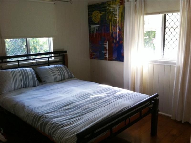 57 Lewis Street, Camp Hill QLD 4152