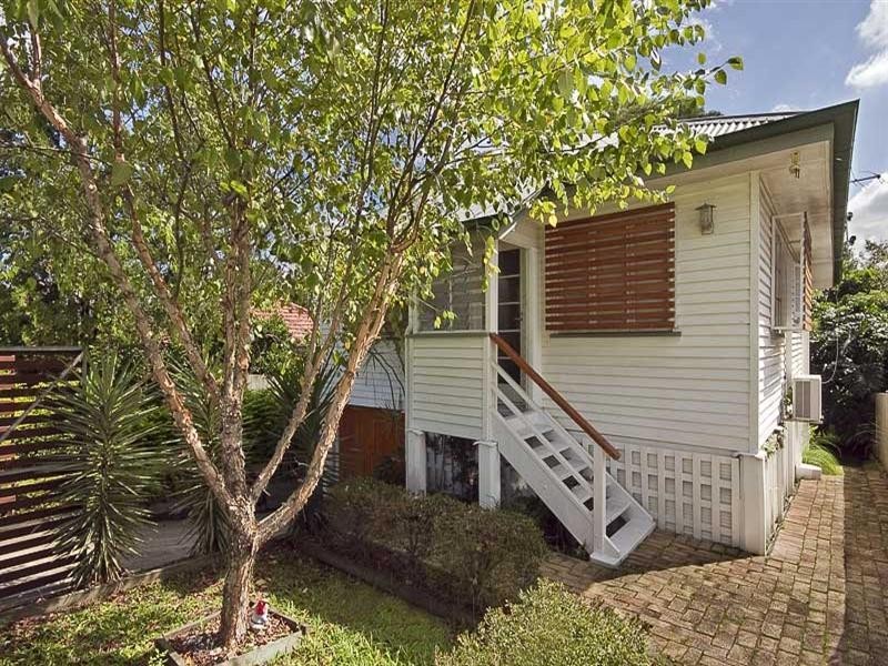 41 Russell Avenue, Norman Park QLD 4170