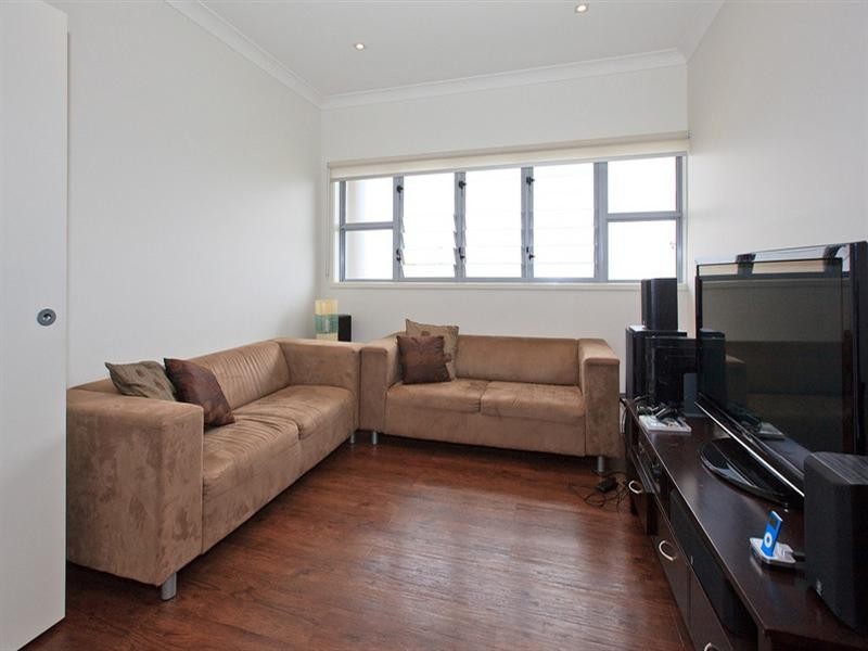 9/18 Barton Road, Hawthorne QLD 4171