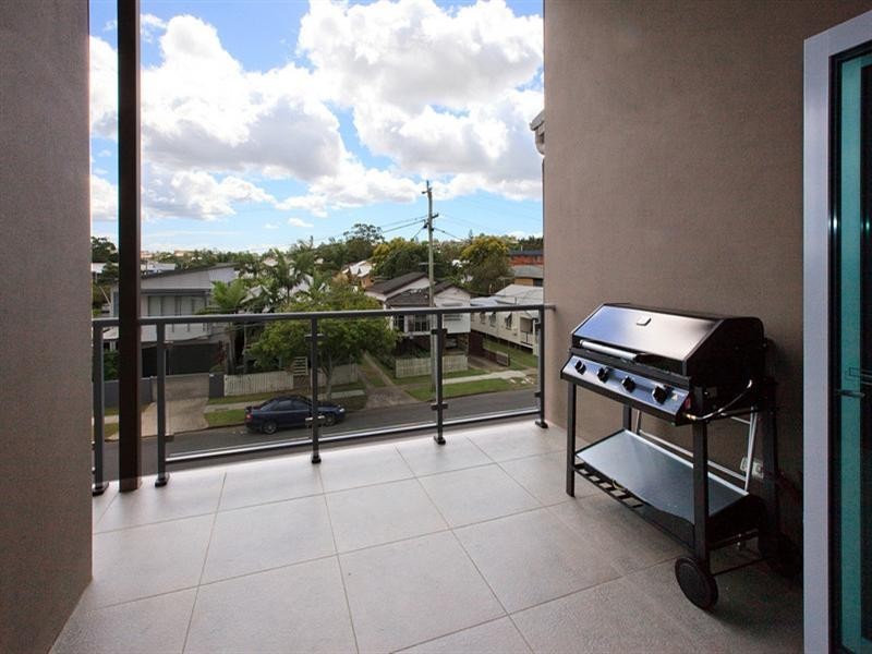 9/18 Barton Road, Hawthorne QLD 4171
