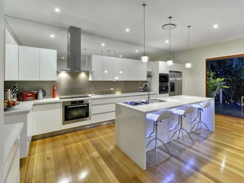 145 Morehead Avenue, Norman Park QLD 4170