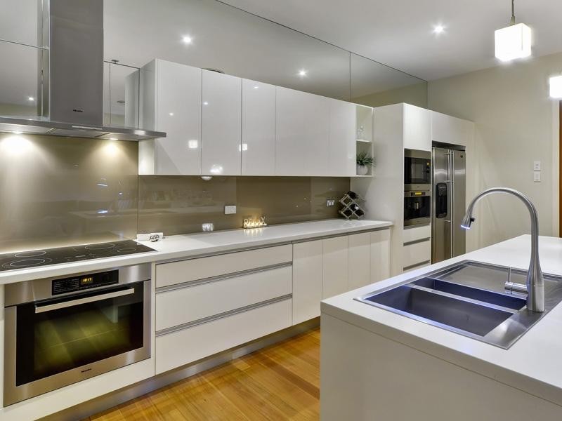 145 Morehead Avenue, Norman Park QLD 4170