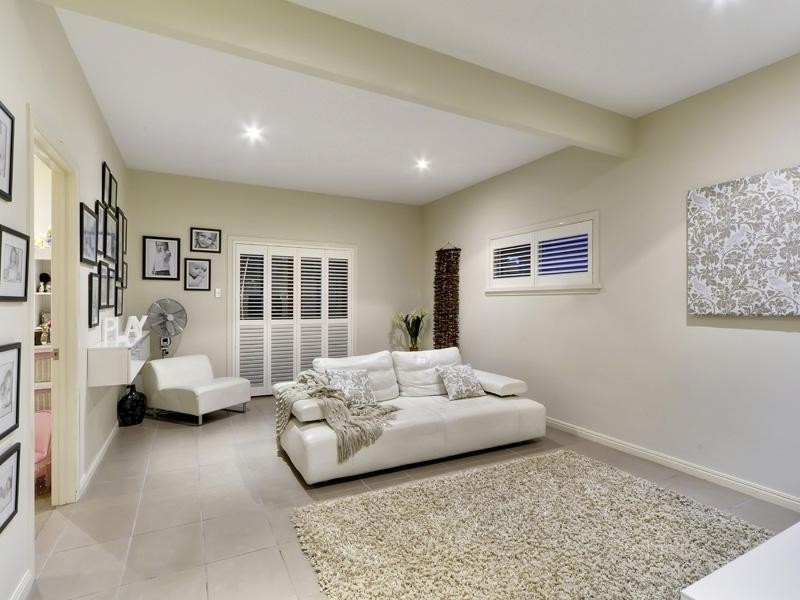 145 Morehead Avenue, Norman Park QLD 4170