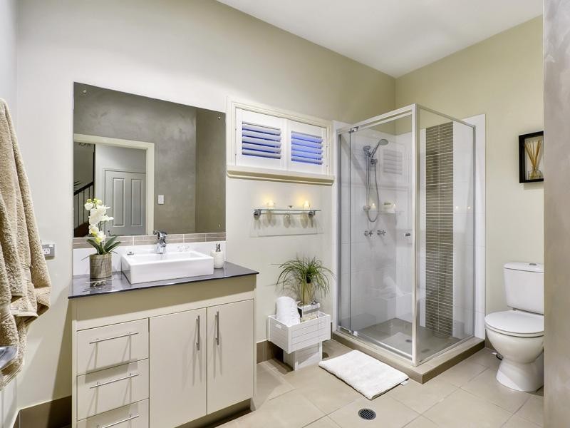 145 Morehead Avenue, Norman Park QLD 4170