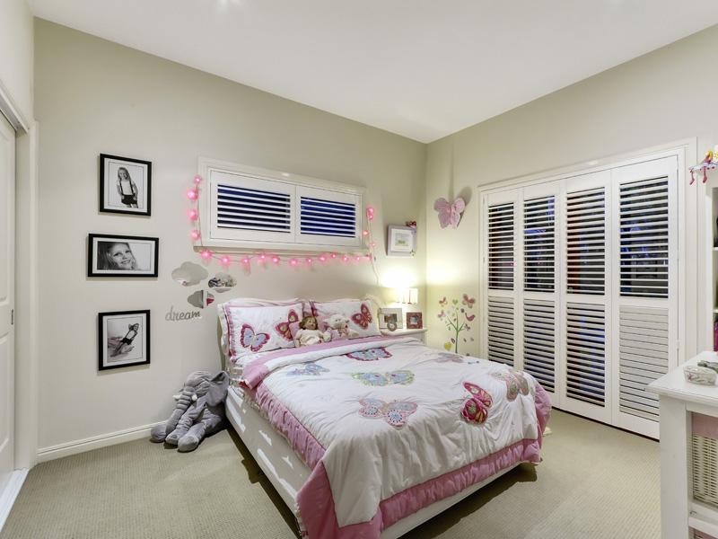 145 Morehead Avenue, Norman Park QLD 4170