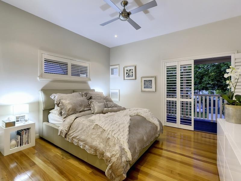 145 Morehead Avenue, Norman Park QLD 4170