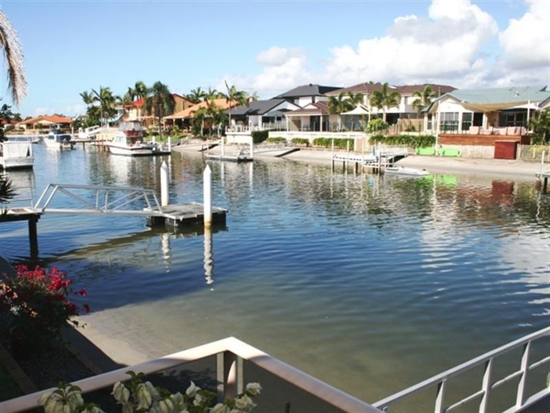 16 Oxley Drive, Paradise Point QLD 4216