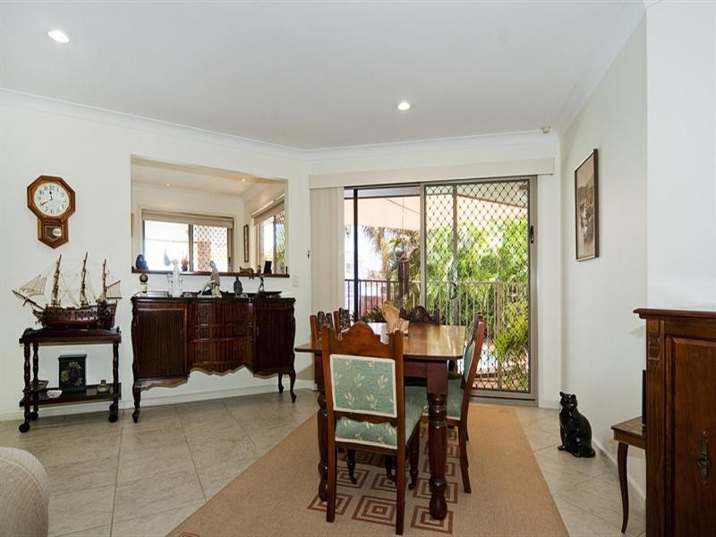 16 Oxley Drive, Paradise Point QLD 4216