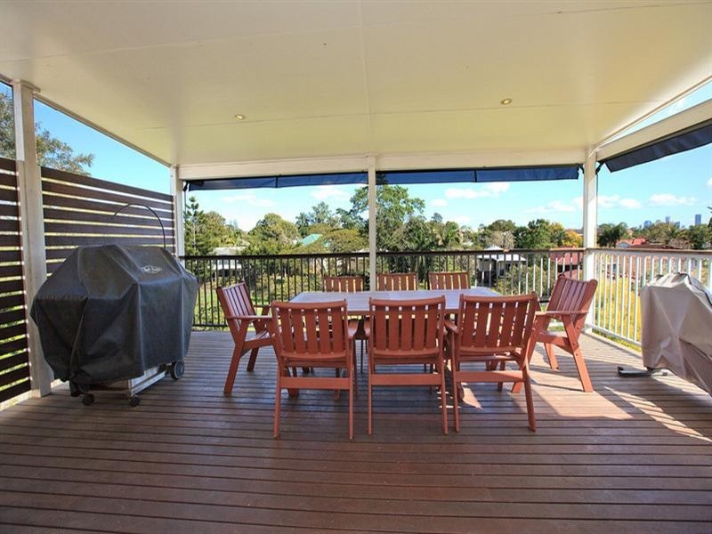 15 Kelsey Street, Coorparoo QLD 4151