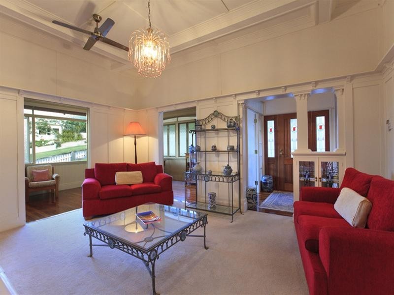 30 Philip Street, Hawthorne QLD 4171