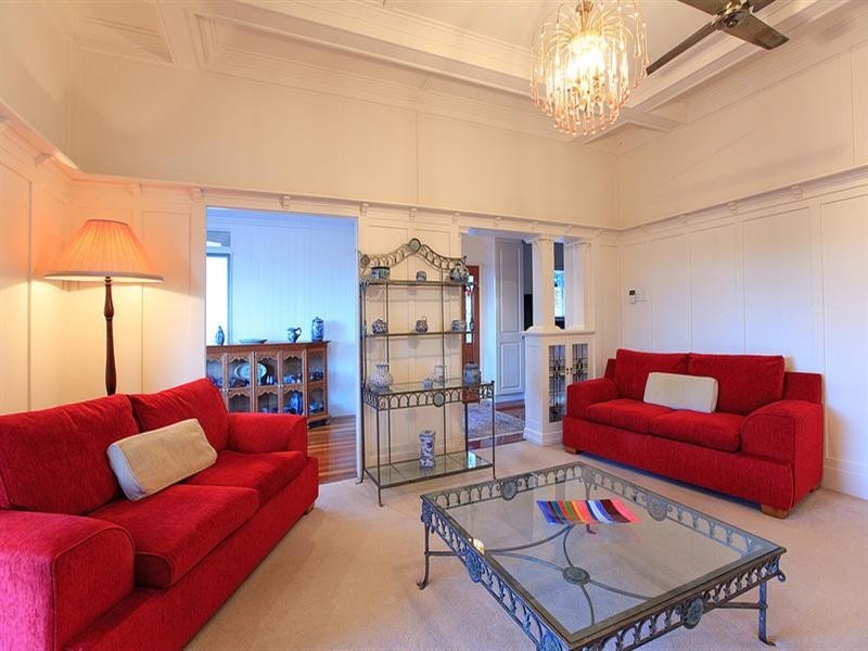 30 Philip Street, Hawthorne QLD 4171