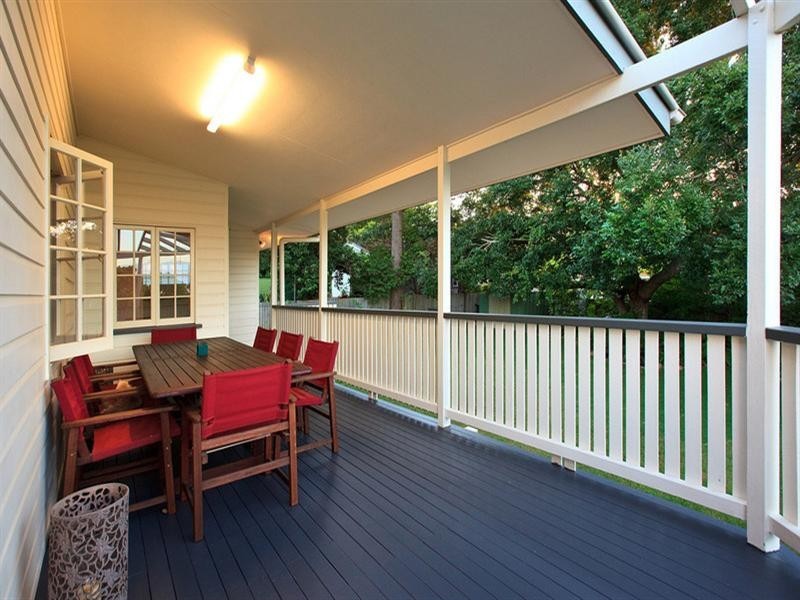 30 Philip Street, Hawthorne QLD 4171