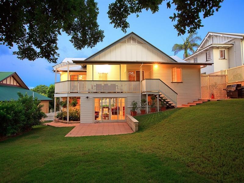 30 Philip Street, Hawthorne QLD 4171