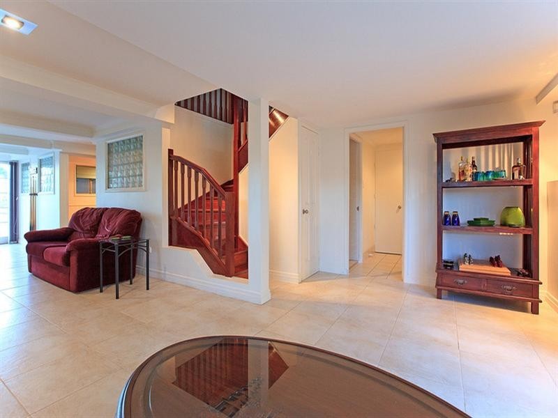 30 Philip Street, Hawthorne QLD 4171