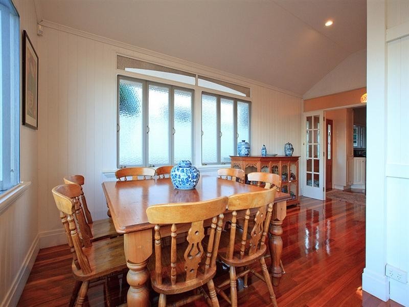 30 Philip Street, Hawthorne QLD 4171