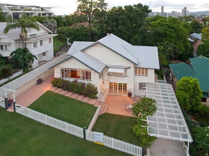 30 Philip Street, Hawthorne QLD 4171