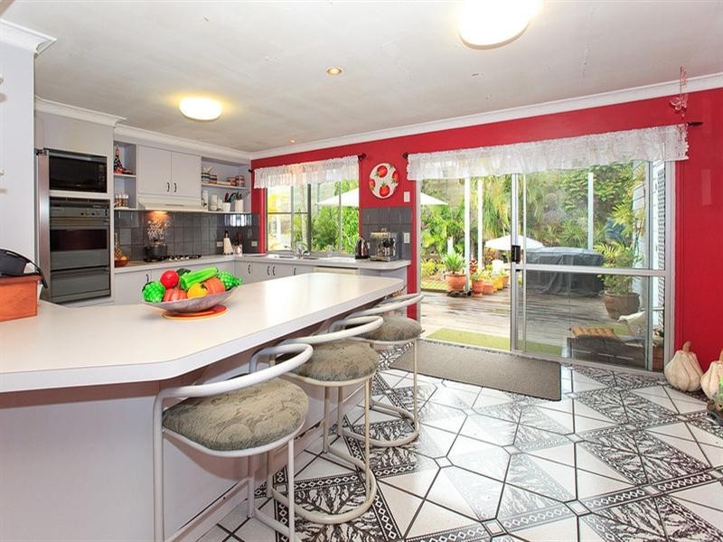 24 Moore Street, Morningside QLD 4170