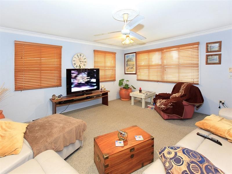 24 Moore Street, Morningside QLD 4170