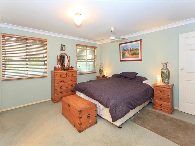 24 Moore Street, Morningside QLD 4170