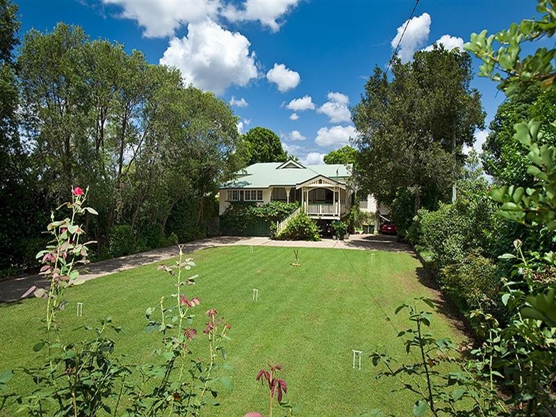 19 Ivy Street, Indooroopilly QLD 4068