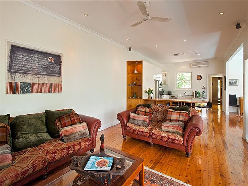 19 Ivy Street, Indooroopilly QLD 4068