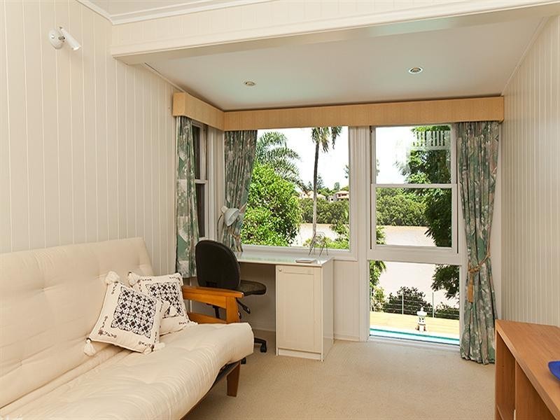 19 Ivy Street, Indooroopilly QLD 4068