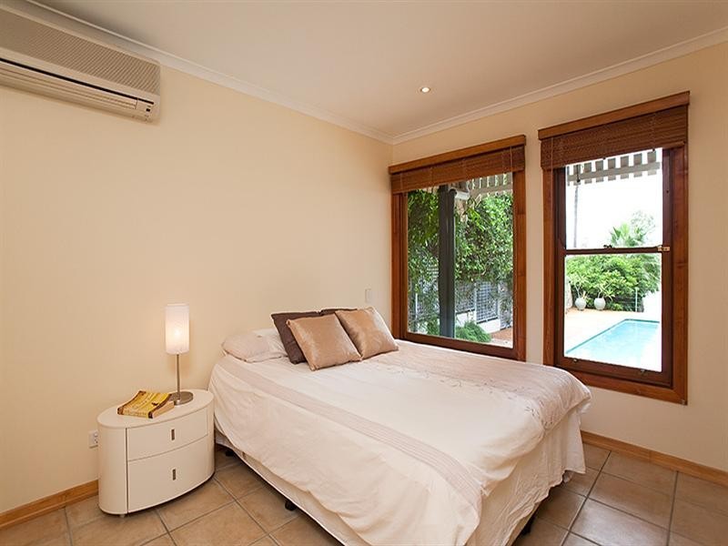 19 Ivy Street, Indooroopilly QLD 4068