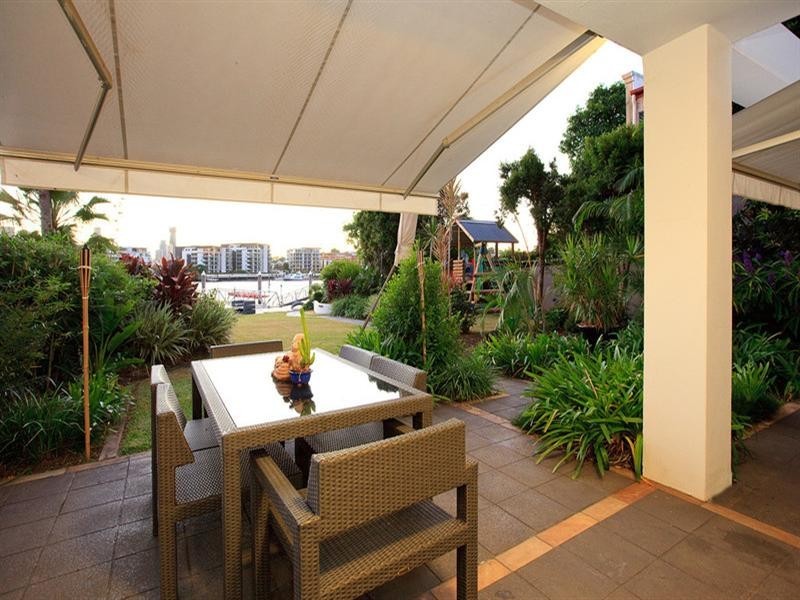 18 Scott Street, Hawthorne QLD 4171