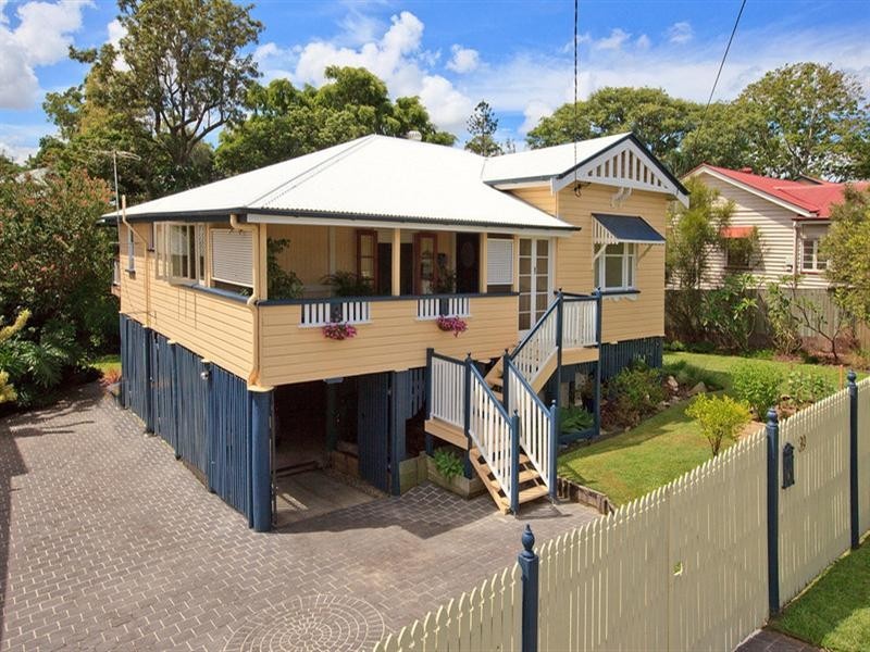 39 Russell Avenue, Norman Park QLD 4170