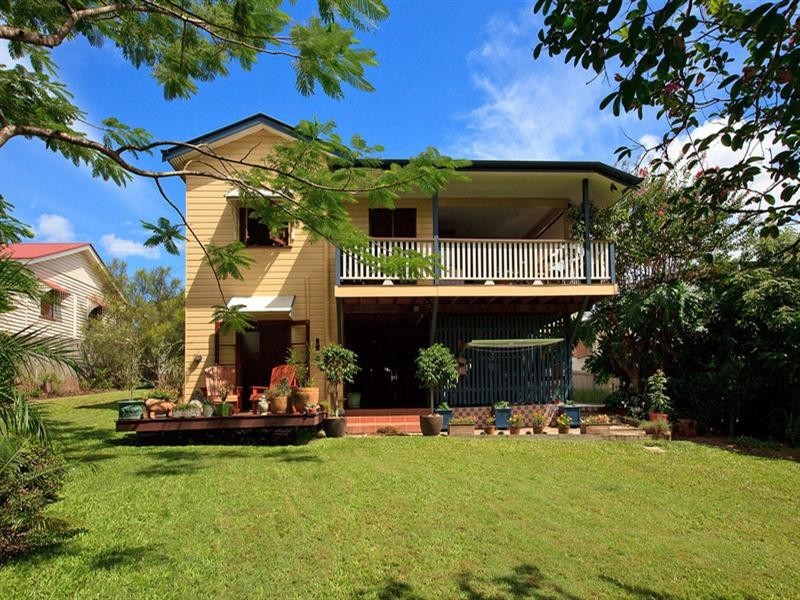 39 Russell Avenue, Norman Park QLD 4170