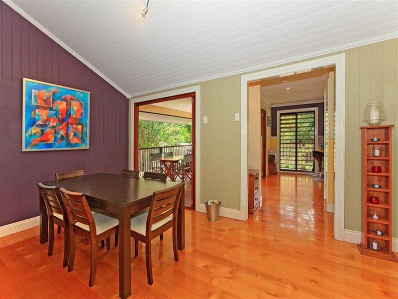 39 Russell Avenue, Norman Park QLD 4170