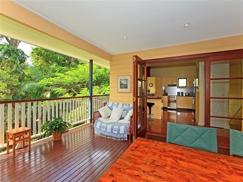 39 Russell Avenue, Norman Park QLD 4170