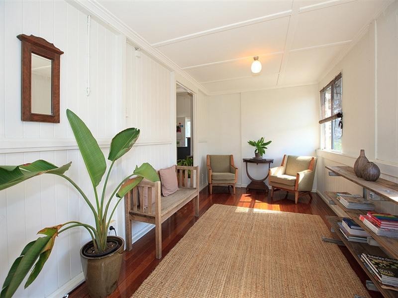 35 Katoomba Avenue, Hawthorne QLD 4171