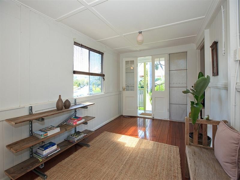 35 Katoomba Avenue, Hawthorne QLD 4171