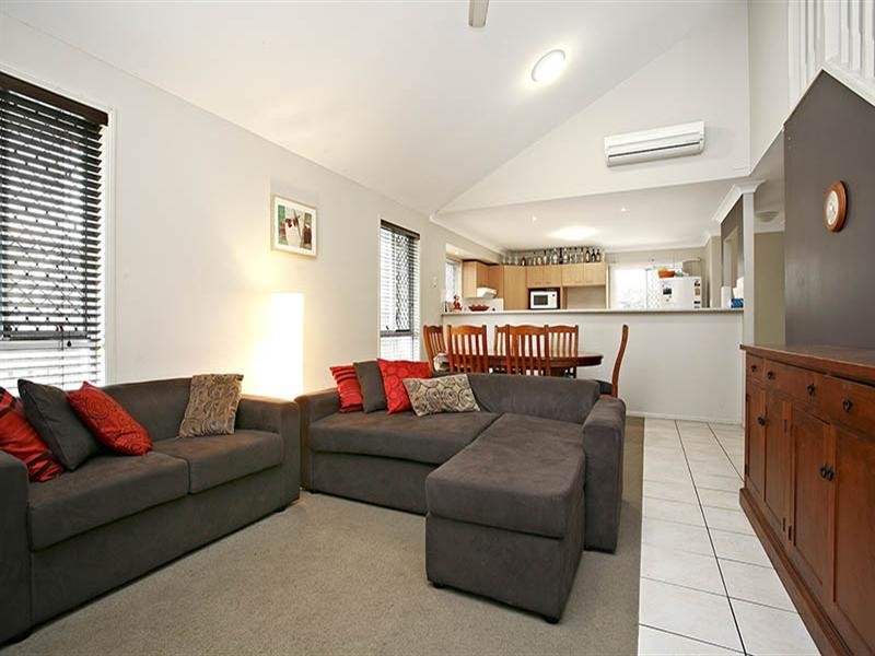 2/140 Baringa Street, Morningside QLD 4170