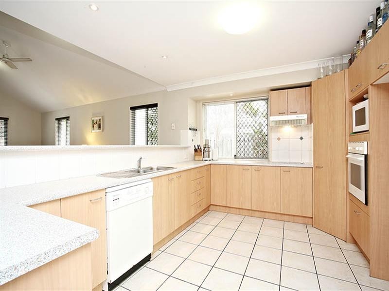 2/140 Baringa Street, Morningside QLD 4170