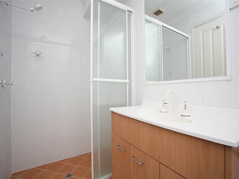 2/140 Baringa Street, Morningside QLD 4170