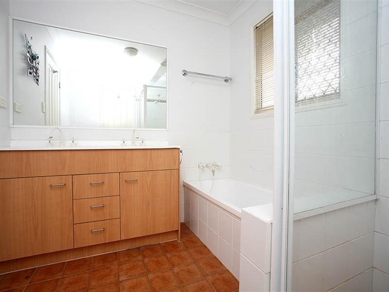 2/140 Baringa Street, Morningside QLD 4170