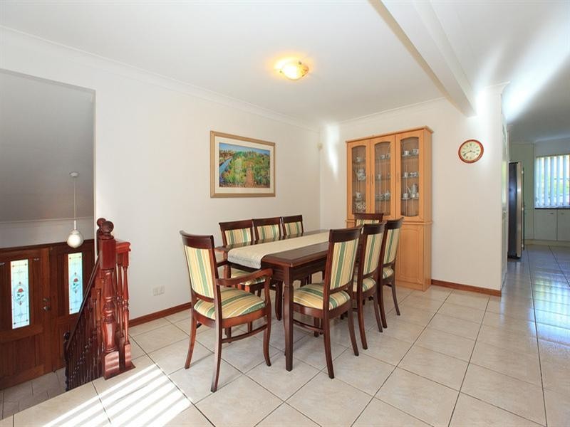 9 Hillside Crescent, Edens Landing QLD 4207