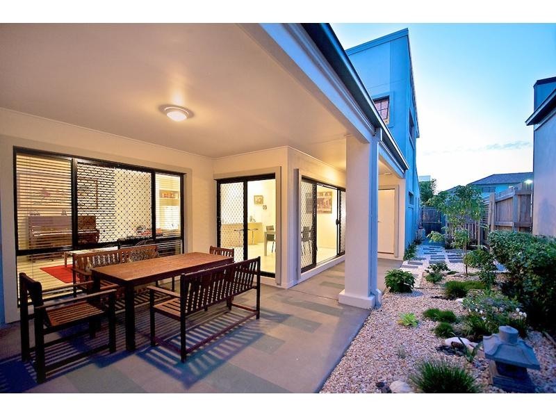 27 Celestial Court, Carina QLD 4152