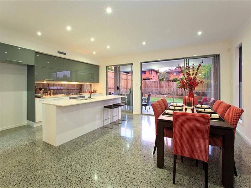 15 Windemere Avenue, Morningside QLD 4170