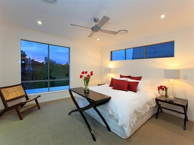 15 Windemere Avenue, Morningside QLD 4170