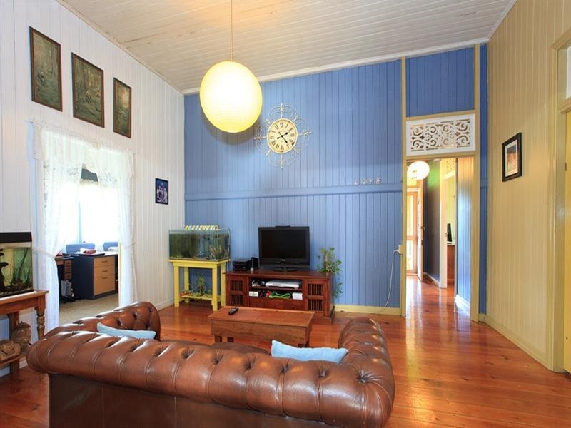 31 Barrack Road, Cannon Hill QLD 4170