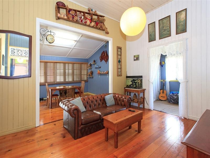 31 Barrack Road, Cannon Hill QLD 4170