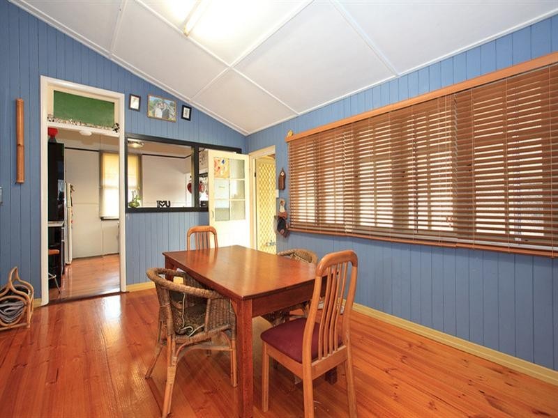 31 Barrack Road, Cannon Hill QLD 4170