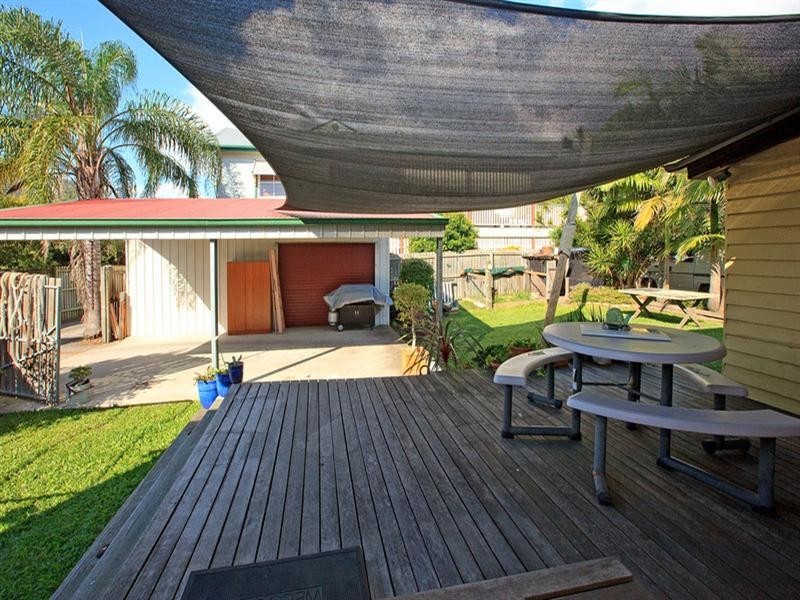 31 Barrack Road, Cannon Hill QLD 4170