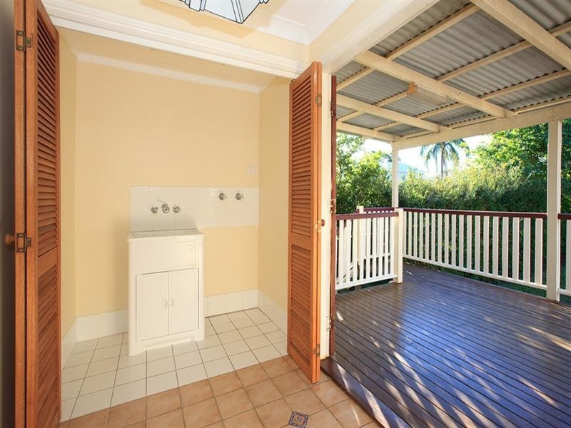 42 Belgrave Street, Balmoral QLD 4171