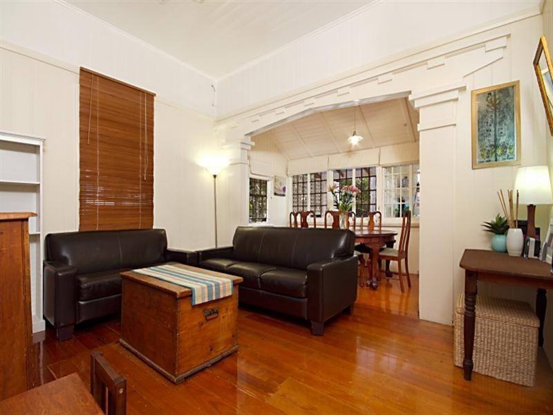 312 Wynnum Road, Norman Park QLD 4170