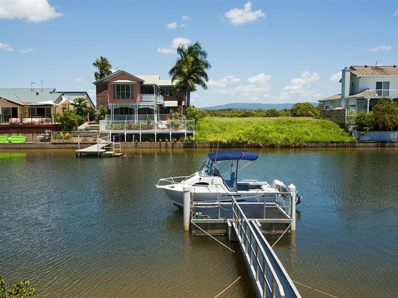 16 Oxley Drive, Paradise Point QLD 4216